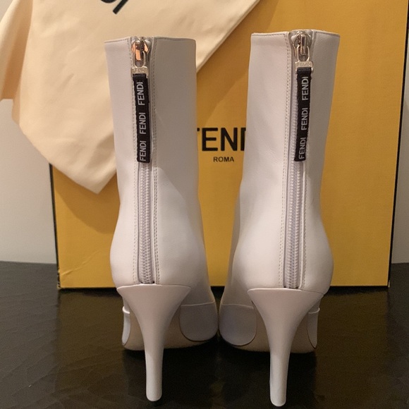 FENDI FFREEDOM CALF LEATHER 105 BOOTIES IN WHITE WITH CONTOURED HEEL SIZE 8 1/2 - Picture 12 of 15